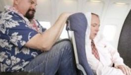 Korlátoznák a székek hátradöntését a repülőkön