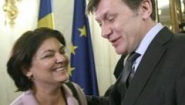 Politikus hölgyek, akik eltartják politikus férjüket