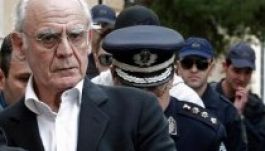 Hetvennégy évesen érte utol a múltja a volt védelmi minisztert