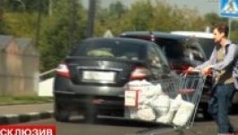 Paparazzo kapta lencsevégre Moszkvában Edward Snowdent