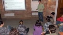 Erdélyben titkárnők állnak a Facebook mögött