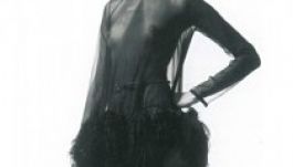 Száztizennyolc ezer euróért kelt el egy YSL-ruhaköltemény