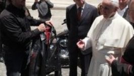 Ferenc pápa elajándékozta Harley Davidsonját