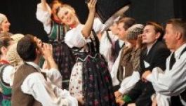 A Bandát mutatja be a Háromszék Táncegyüttes