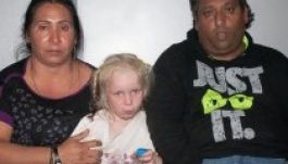 Ezer euróért vették a szőke kislányt a görög romák?