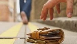 Pénzzel tömött övtáskát adott le a rendőrségen egy nagyváradi nyugdíjas