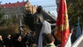 Leleplezték a kolozsvári Bethlen Gábor-szobrot