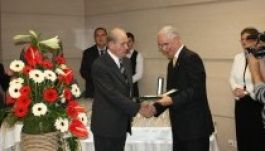 Magyar állami kitüntetés Dávid Gyulának