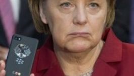 Angela Merkel telefonját is lehallgathatta az NSA