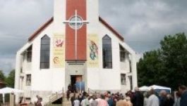 Először miséznek magyarul Lajosvölgyében