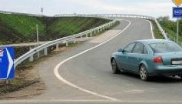 A forgalommal szemben autózott egy román nő a magyar M43-as pályán