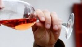 Ismét nő a borfogyasztás: ennyit iszunk