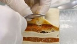 Lóhúst találtak a román marhahús-konzervekben