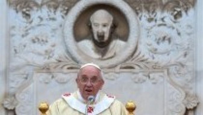 Ferenc pápa a Földközi-tengerben meghalt menekültekért imádkozott