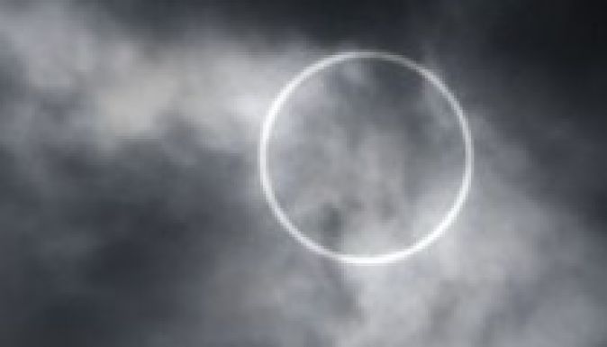 Három kontinensről látható a vasárnapi napfogyatkozás