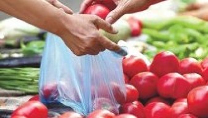 Brüsszel visszaszorítaná a vékony műanyagzacskók használatát