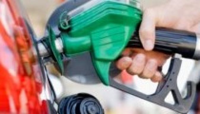 Harminc-negyven banival nő az üzemanyag ára