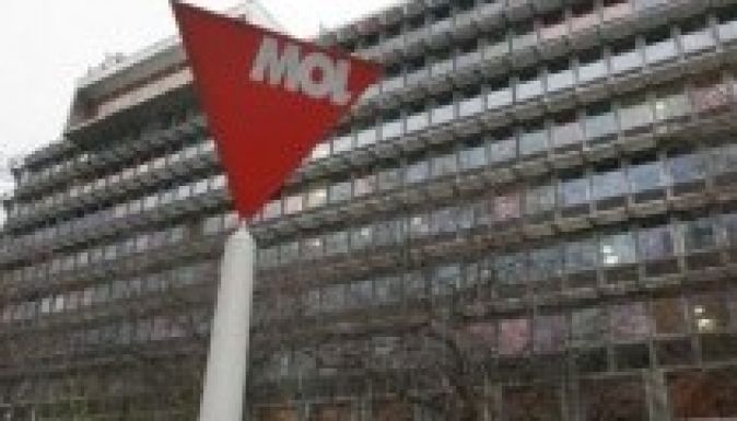 Bukás volt a Molnak a harmadik negyedév