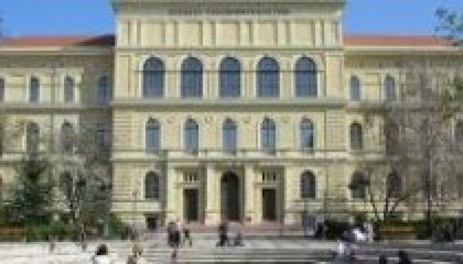 Ingyen busz fuvarozhatja majd a romániai pácienseket Szegedre