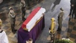 Eltemették Lengyelország rendszerváltó miniszterelnökét