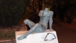 Fémtolvajok „fejezték le” a gellérthegyi Ülő nőt