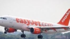 Részeg CSZKA-szurkolók miatt szállt le idő előtt egy repülőgép