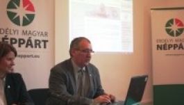 Toró sajtótájékoztatón regisztrált a választói névjegyzékbe