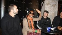 Énekesnő, slammer, aktivista – Kolozsvár vendége Iyeoka