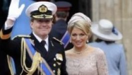 A holland király megdobálását néhány napnyi elzárással büntetik