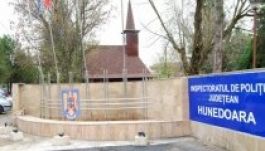 Ez nem vicc: rendőrtemplomot avattak Déván