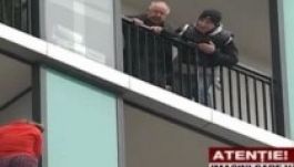 Le akar ugrani a 13-ik emeletről egy bukaresti nő