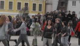 Táncos villámcsődülettel nyílt meg a Könyvvásár