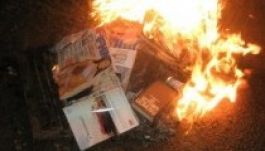 Elítéli a náci könyvégetést a Fidesz-frakció