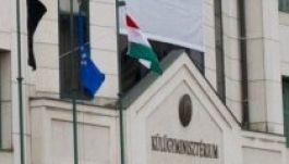 Budapest megdöbbent Tőkés kitüntetésének várható visszavonásán