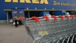 Hetero kínaiakra cserélte a leszbikus lányokat az IKEA orosz lapja