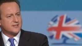 Cameron: azoknak üzenünk, akik a szociális juttatásokért jönnének