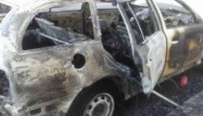 Kiégett egy gyerekeket szállító gépkocsi a Dónát negyedben