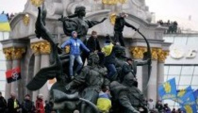 Nem menesztette az „orosz” Azarovot az ukrán parlament