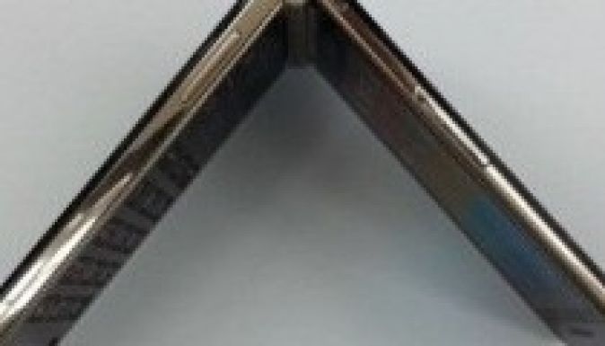 Piacra dobták az első duplakijelzős orosz okostelefont