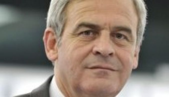 Rágalmazásért pereli Tőkés László a kormányfőt