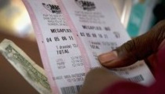 Egymilliárd dollárt ér az amerikai lottó karácsonyi főnyereménye