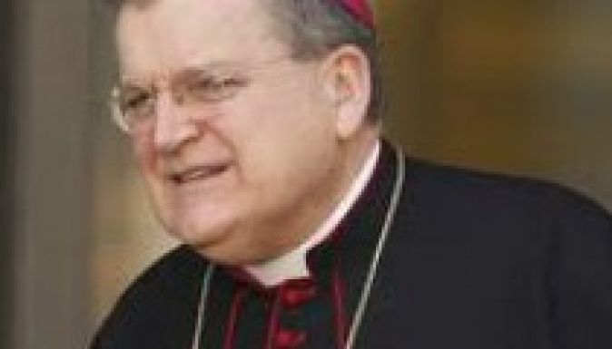 Ferenc pápa felmentett egy konzervatív bíborost