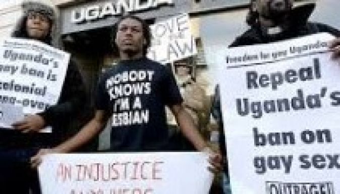 Életfogytiglan börtönbüntetés jár Ugandában a melegeknek