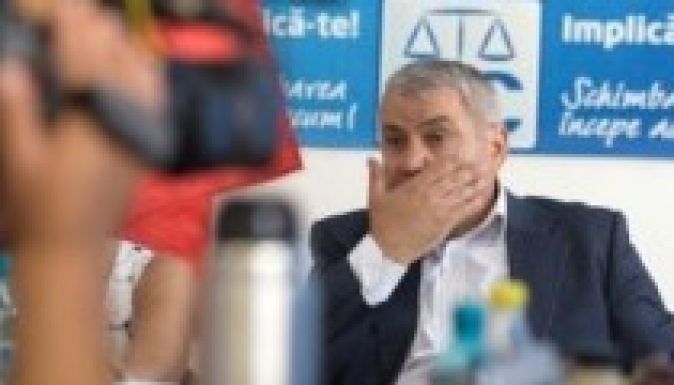 Szabadlábon szilveszterezhet a korrupcióval gyanúsított képviselő