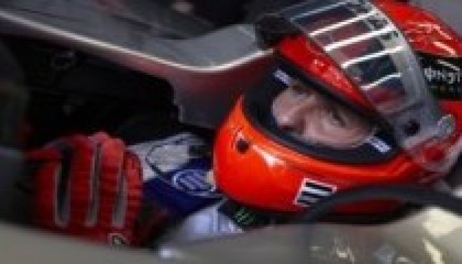 Rengetegen szurkolnak Michael Schumacher életéért