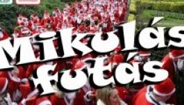 Kenyeret adományoznak rászorulóknak a futó Mikulások