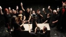 KISEBBSÉGBEN: A bábszínház hídján