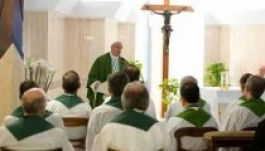 Kozma atya Ferenc pápával koncelebrált a vatikáni szentmisén