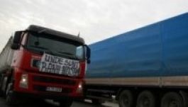 Megkezdődött a hazai fuvarozók munkabeszüntetése