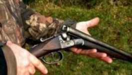 Véletlen elsült egy vadászfegyver, főbe lőtt egy fiatalembert